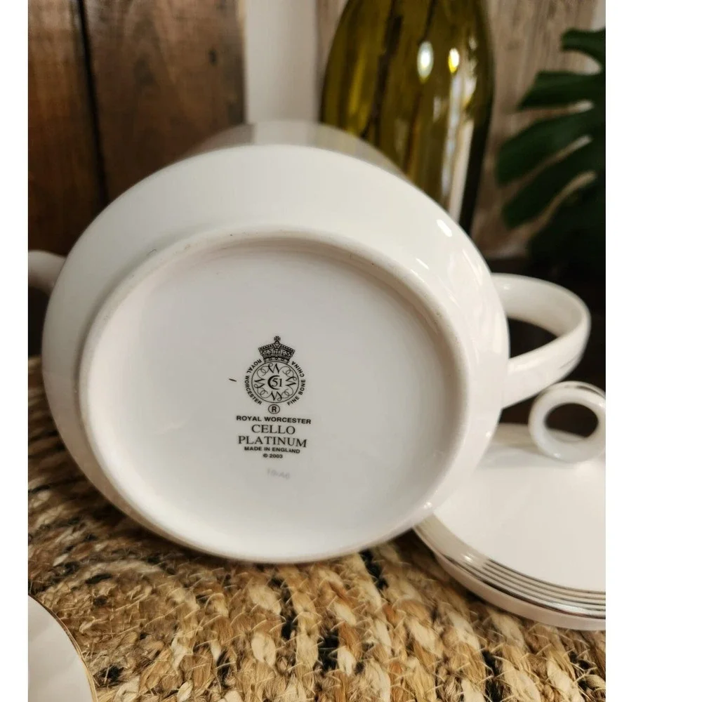 Royal Worcester Cello Platinum Collection Teapot Fine Bone China made in England